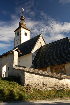Cerkev Sv. Janeza Krstnika na Ribčevem Lazu