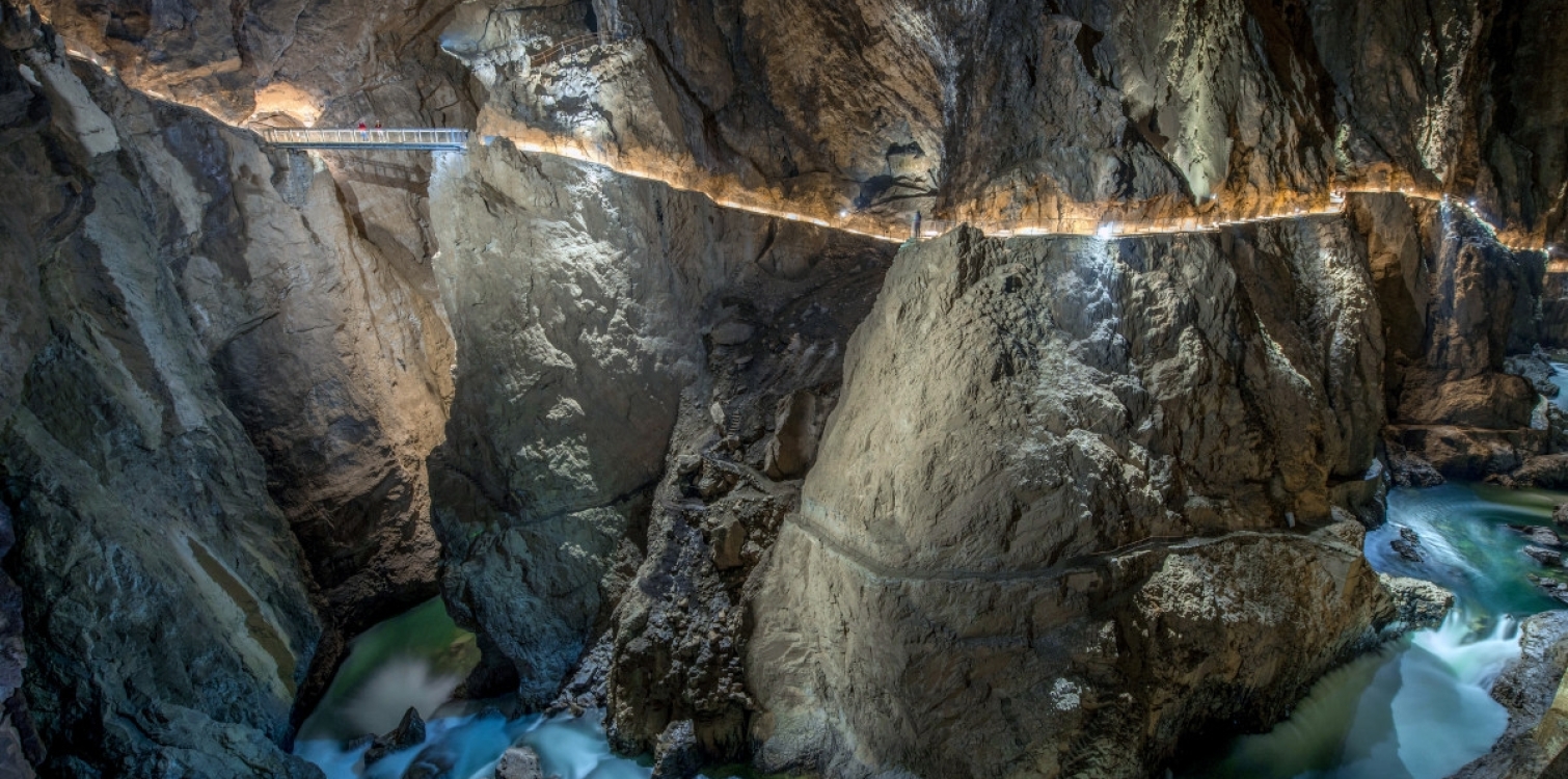 ODSTIRANJA - fotografska razstava Škocjanskih jam Boruta Lozeja
