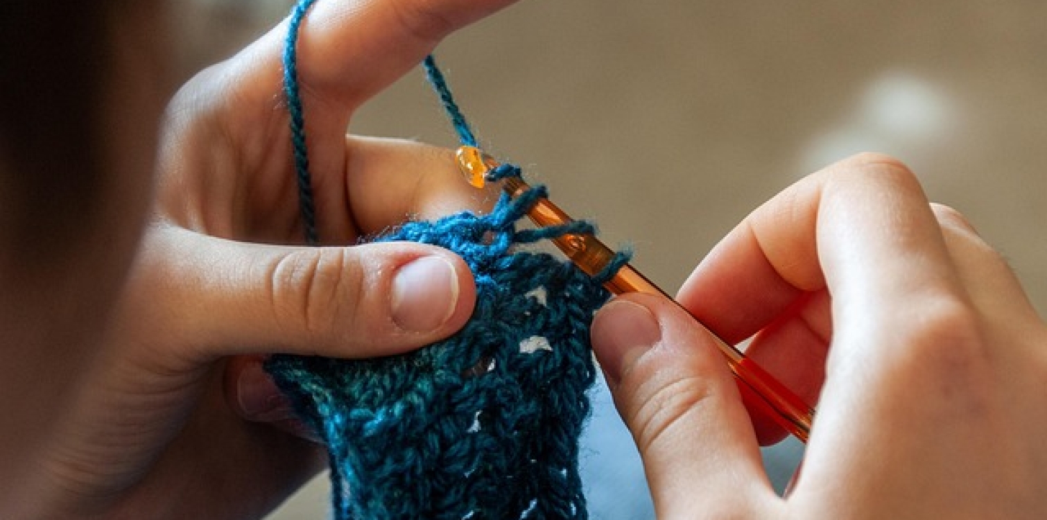 Brezplačna delavnica kvačkanja novoletnih okraskov