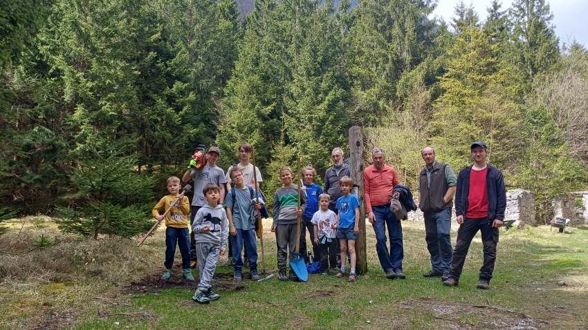 Mladi nadzorniki združili moči za urejeno Soško pot